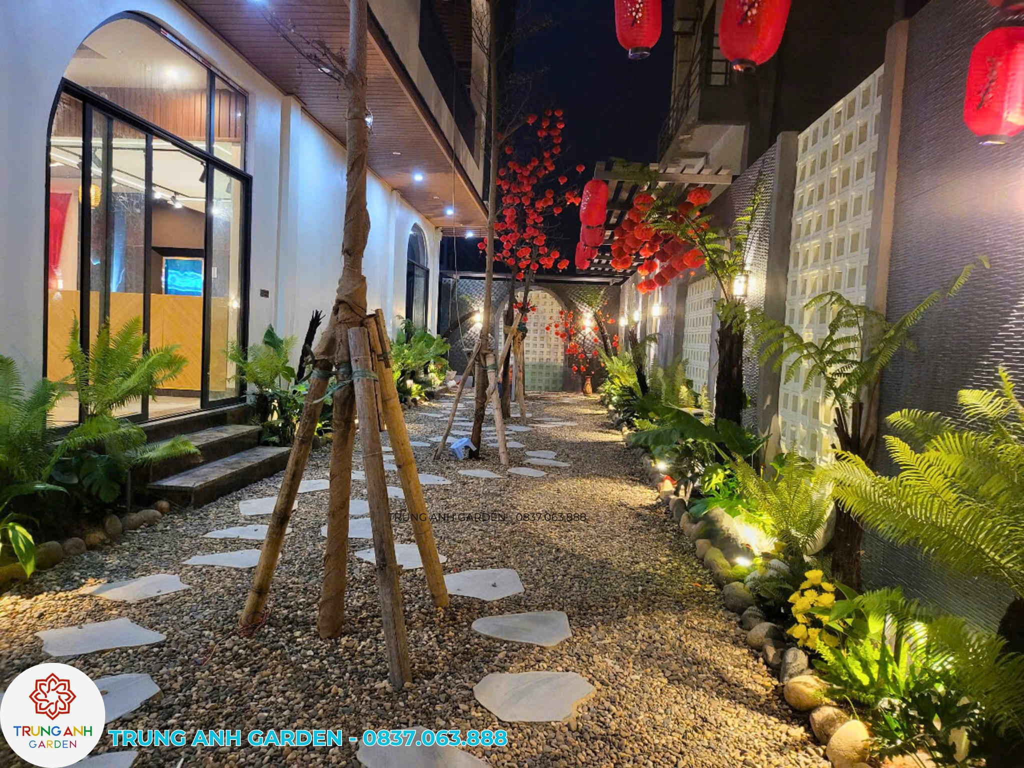 Lối Đi Vườn & Ánh Sáng